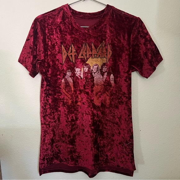 Def Leppard velour tee shirt. Side M boho/band tee/festival burgundy in color - Picture 2 of 5